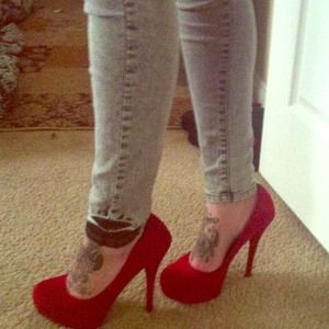HOTT🔥 RED PUMPS !!👠