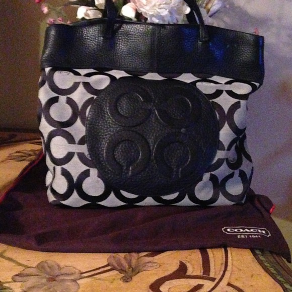 SOLD Authentic Coach Laura Signature Tote