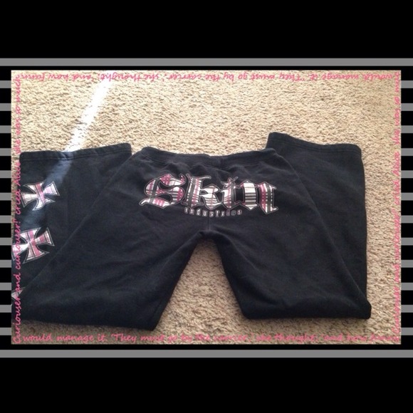🎉Price reduction🎉🎉 Skin lounge/chillin pants.