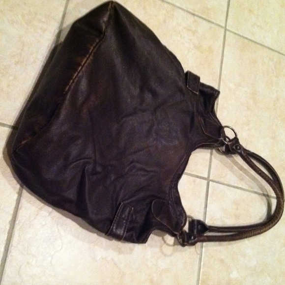 X SOLD X Vintage inspired faux leather bag! - Picture 4 of 4