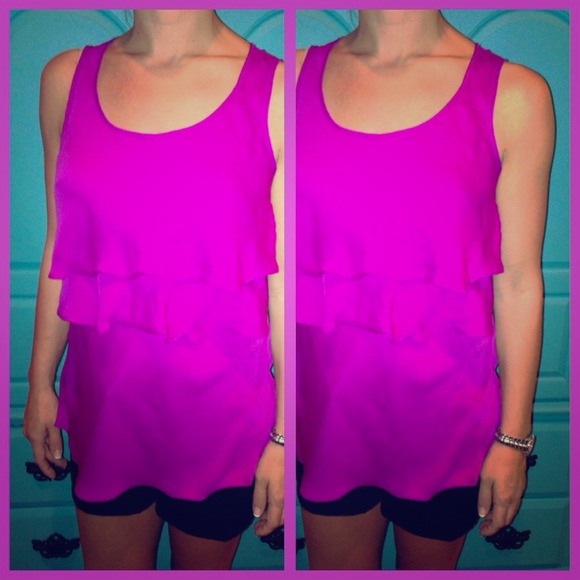 🚫SOLD🚫💚Hot little top💚 - Picture 1 of 1