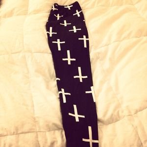 Inverted cross leggings