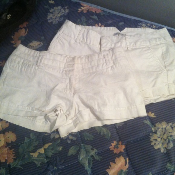 White shorts bundle - Picture 1 of 1