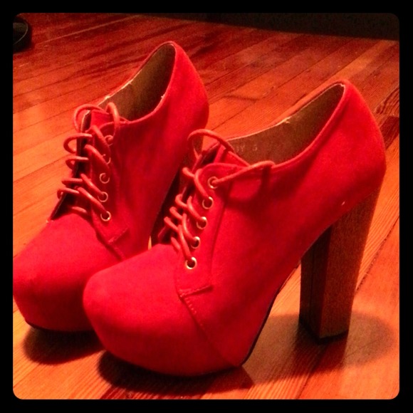 X-SOLD-X. Velvet red platforms