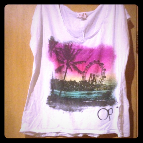 Graphic tshirt