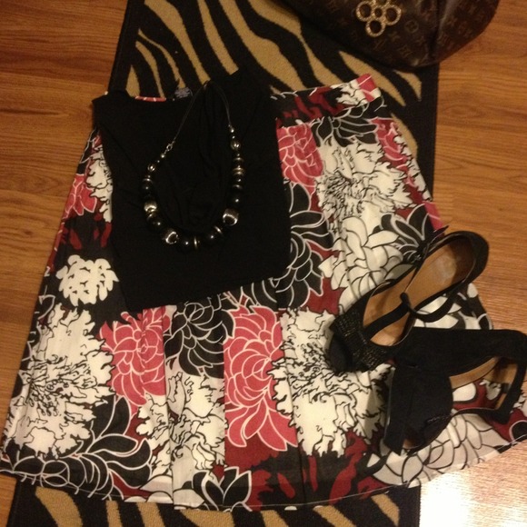 Ann Taylor multi color A-line skirt ...in petite!