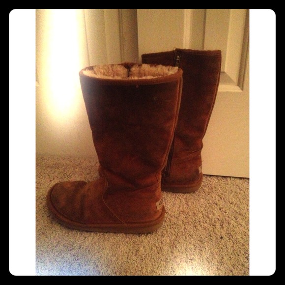 Zip up Uggs!