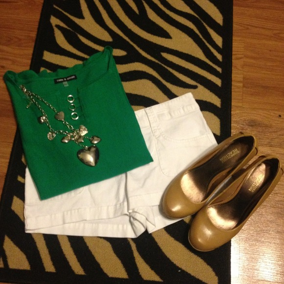 🍀Fab Kelly green short sleeve sweater NWOT🍀