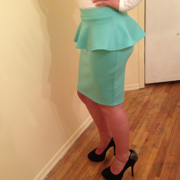 Peplum skirt - Picture 2 of 2