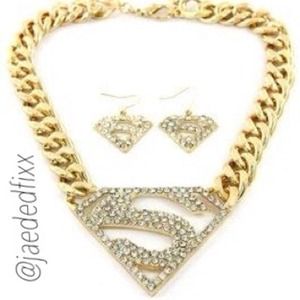 Gold super woman necklace set