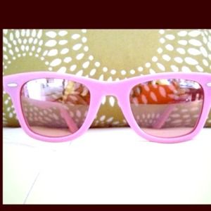 Pink rayban wayfarer!