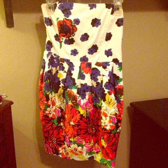 Strapless floral dress - Picture 1 of 1