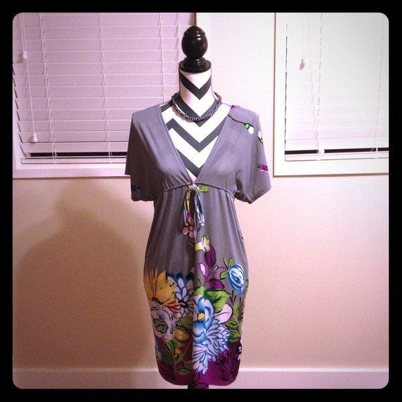 ️🎉SOLD🎉Grey floral dress L