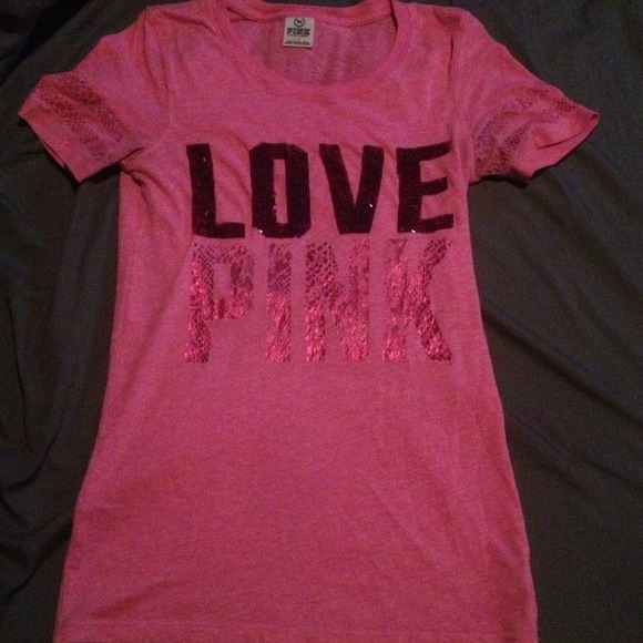🚫Traded🚫Pink shirt with sequin accent!