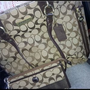 Coach purse and wallet
