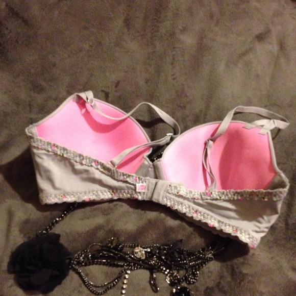 🚫SOLD🚫🎀 VS PINK Sweetheart Demi Bra 🎀 - Picture 2 of 3