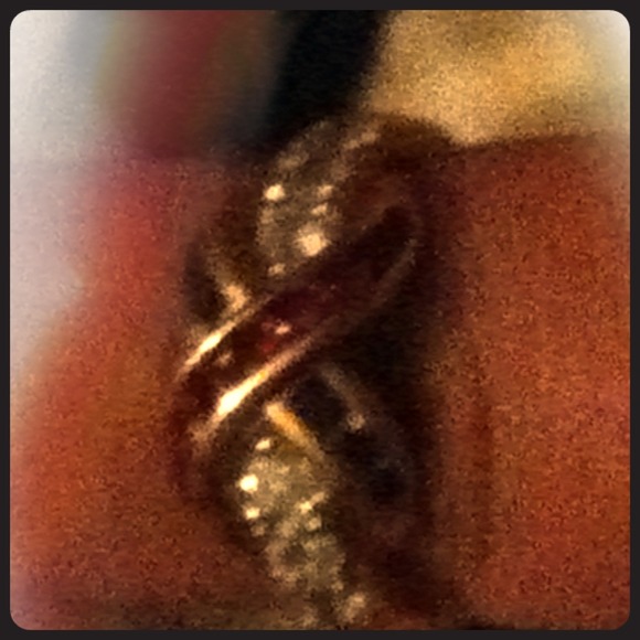 a ring - Picture 1 of 3