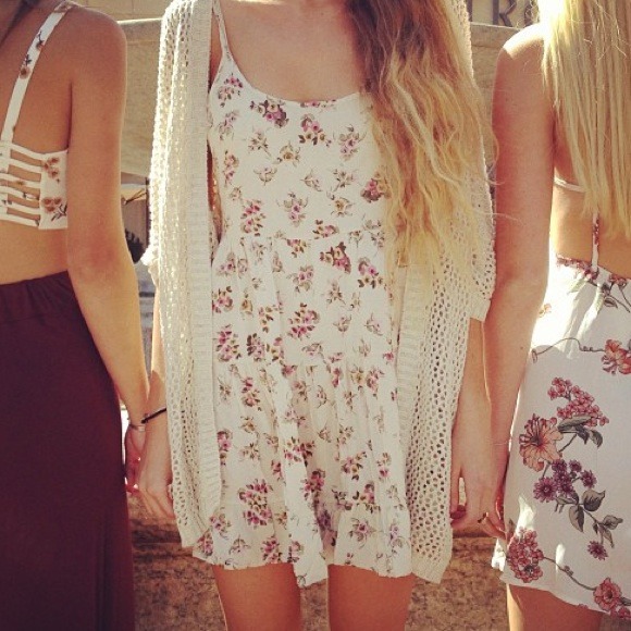 TAKING OFFERS NWT Brandy Melville Floral Jada NWT