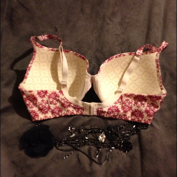 🎀 Victoria's Secret Biofit Bra 🎀 - Picture 2 of 2