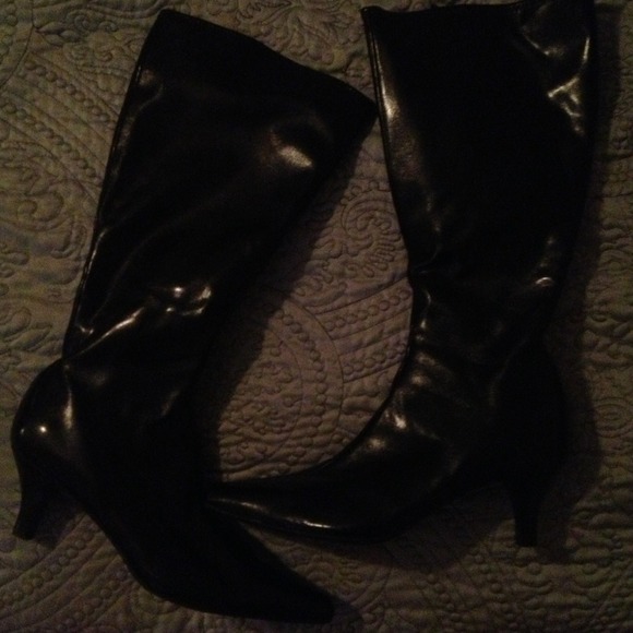 Kenneth Cole Tribecca Black Boots size 7.5