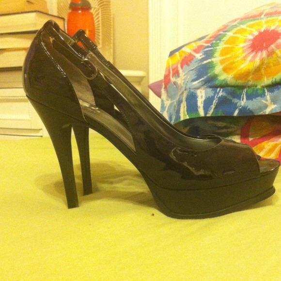 Black Guess slingback peep-toe pumps - Picture 4 of 4
