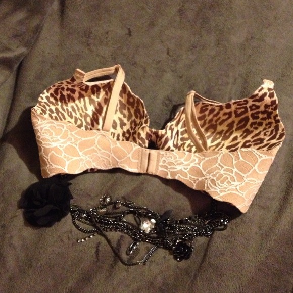 🚫SOLD🚫🎀 Victoria's Secret Bra 🎀 - Picture 2 of 3