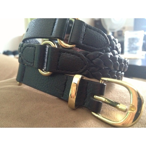 ✨NWOT✨ Skinny Black Leather Belt
