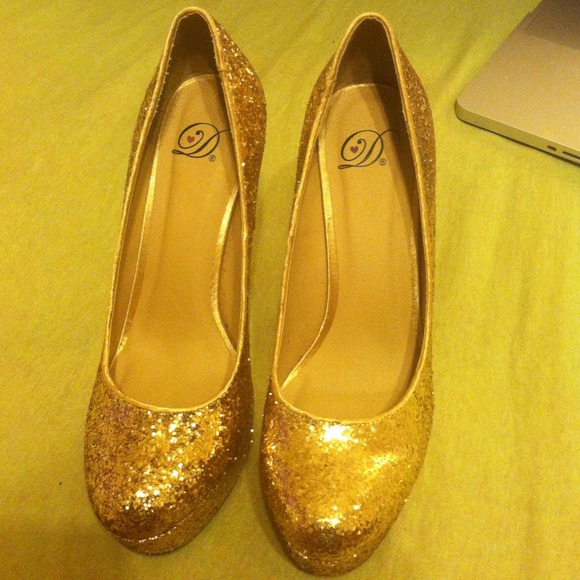 Gold glitter platform pumps - Picture 2 of 4