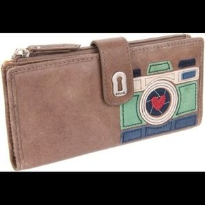 Fossil ruby tab camera clutch wallet.