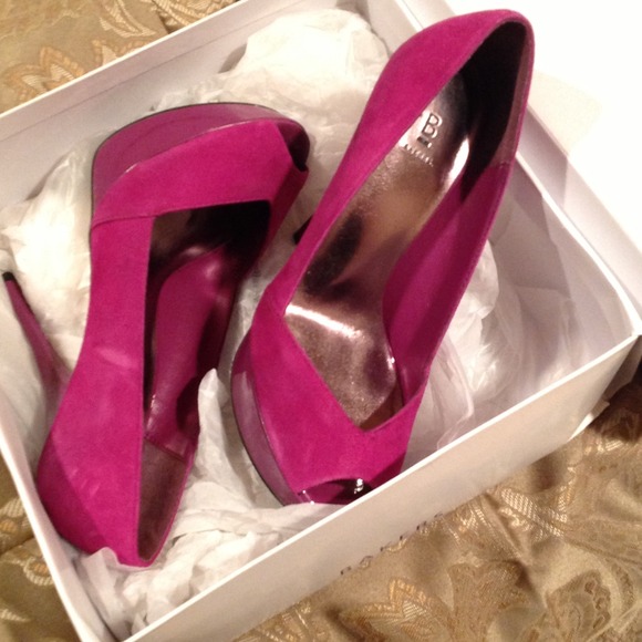 Shoes - Picture 2 of 2