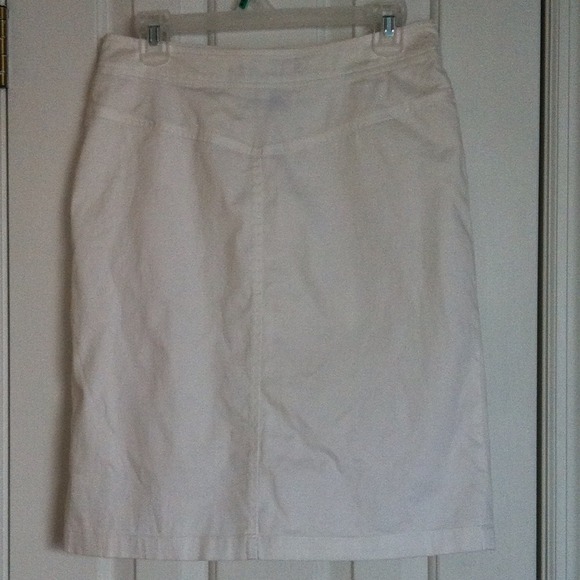 "💰Martha B" White Skirt - Picture 2 of 3