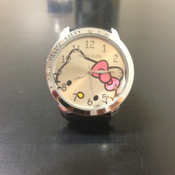 SOLD In bundle ✨REDUCED✨Hello kitty watch - Picture 2 of 3