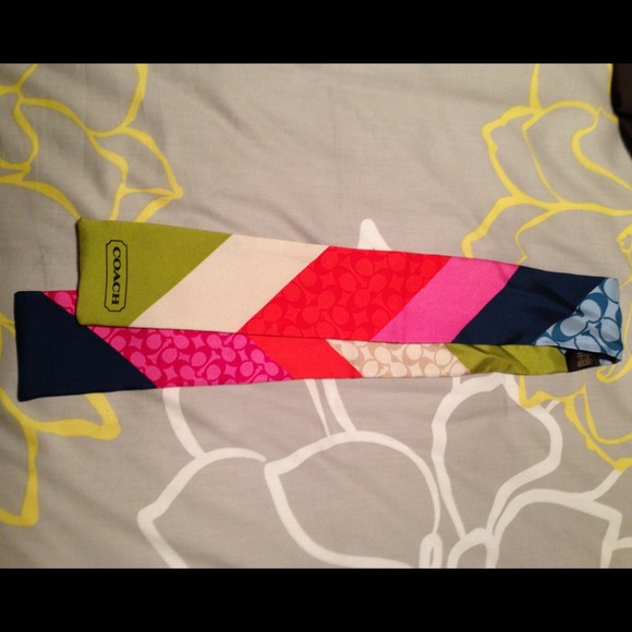 🚫Reserved for @decorator44🚫Beautiful Coach scarf