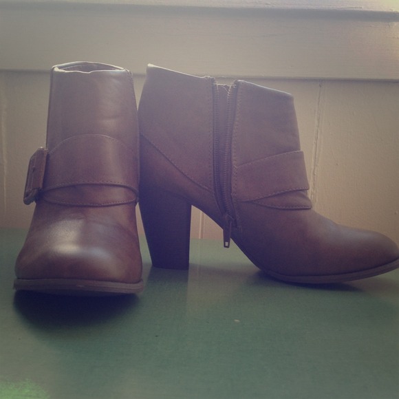 ✨NEW✨ Taupe/Brown Ankle Boots ✨PRICE REDUCED✨