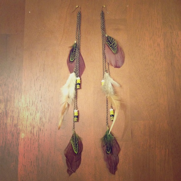 ❌SOLD❌Long Feather Earrings