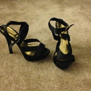 Black strappy heels. Sz. 7.5