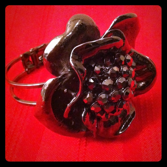Very elegant Bronze Bracelet