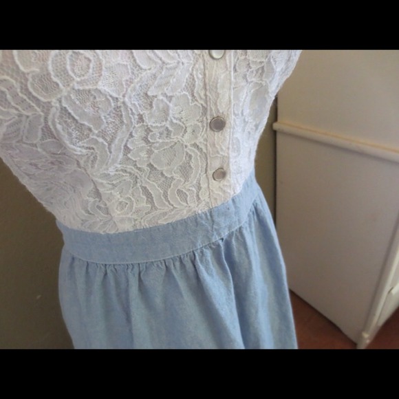 Cute dress 💗👗 - Picture 3 of 4
