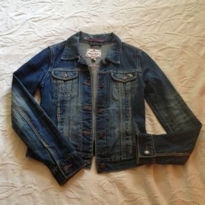 🚫RESERVED HOLD🚫 @eclipsen17 A&F Denim Jacket