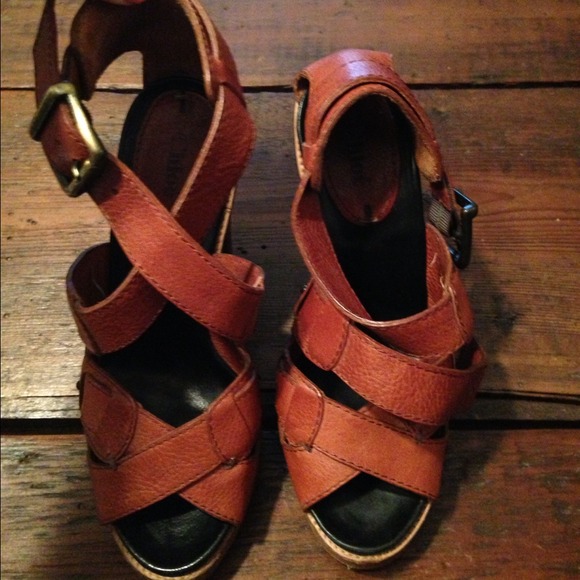 Chloe strappy heels - Picture 2 of 4