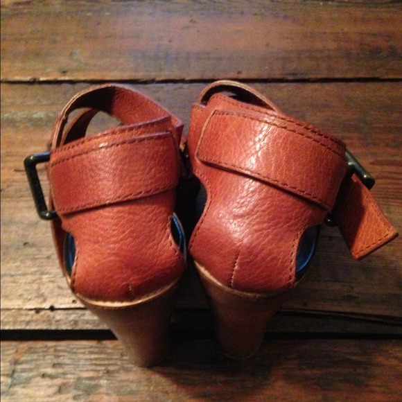 Chloe strappy heels - Picture 3 of 4