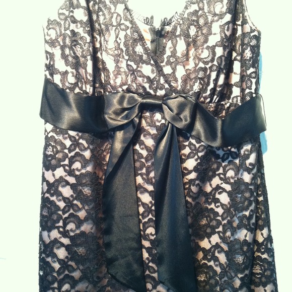 Eliza J Size 14 Black Lace Overlay Dress - Picture 4 of 4