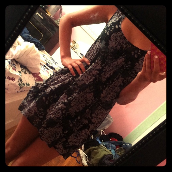 🌷BEAUTIFUL FLORAL SUN DRESS🌷MUST GO!!!