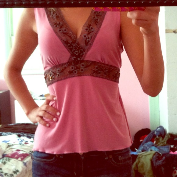 🎀MUST GO PRETTY PINK BEADED TOP🎀