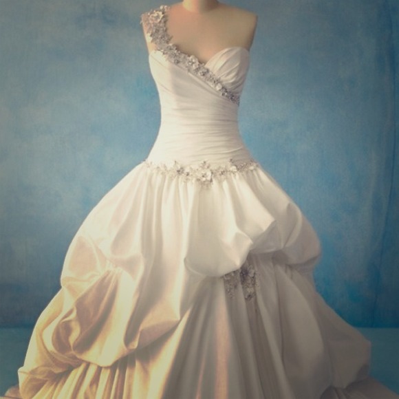 Alfred Angelo Disney's Princess Wedding Dress!