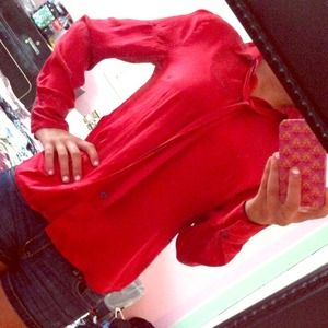 🌹CUTE RED BUTTON DOWN🌹