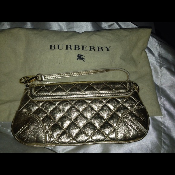 SALE ๐ฏ% Gold Burberry Clutch โHandbag - Picture 2 of 4