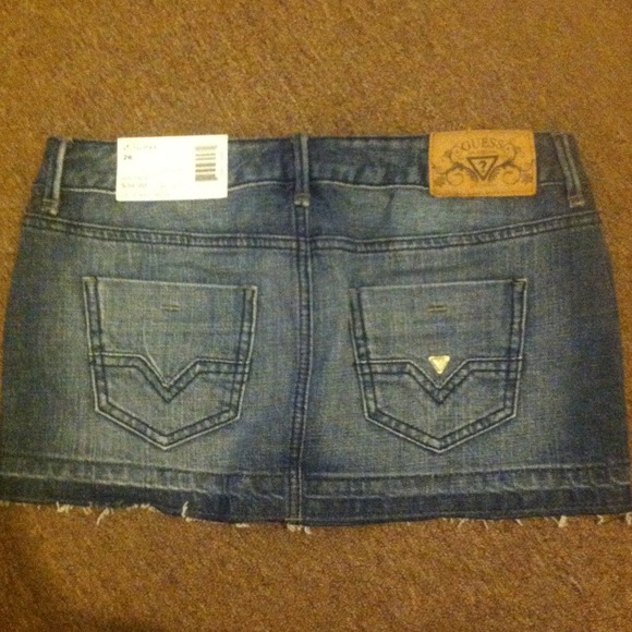 Guess denim skirt - Picture 2 of 2