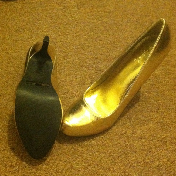 Quipid gold heels - Picture 1 of 2