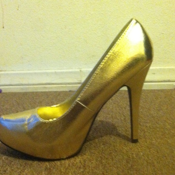 Quipid gold heels - Picture 2 of 2